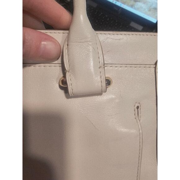 Coach Swagger - Picture 3 of 16